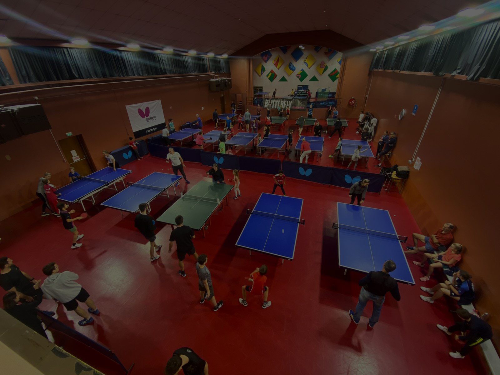 Vue de la salle Sonnerat pendant un entraînement de tennis de table à Annecy